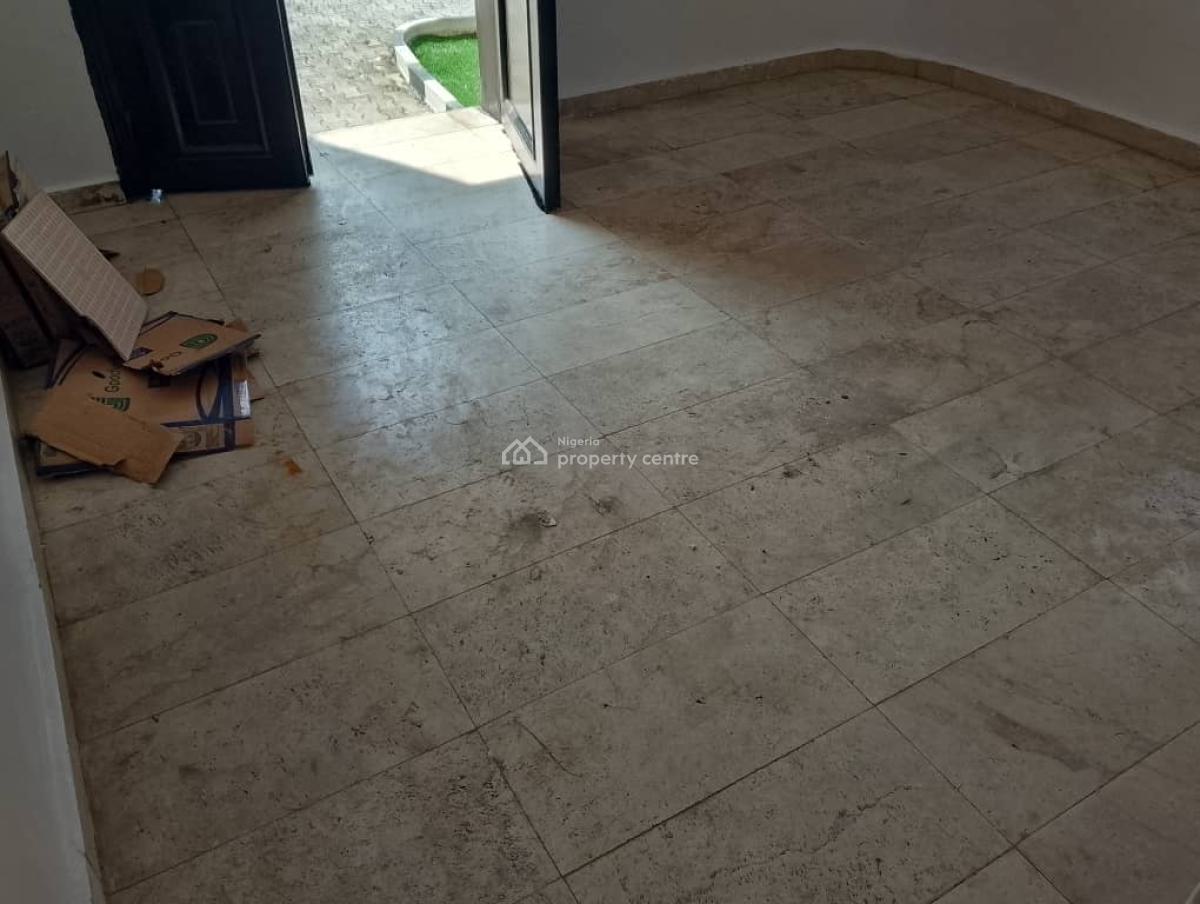 Self Service Three 3 Bedroom Flat Upstairs, U3 Estate Lekki Right, Lekki Phase 1, Lekki, Lagos, Flat / Apartment for Rent