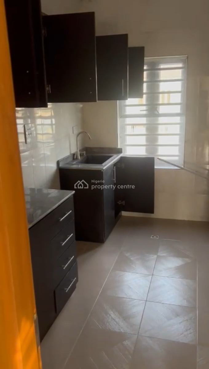Sharp 2 Bedroom Flat, Okunajah Eti-osa, Lekki, Lagos, Flat / Apartment for Rent