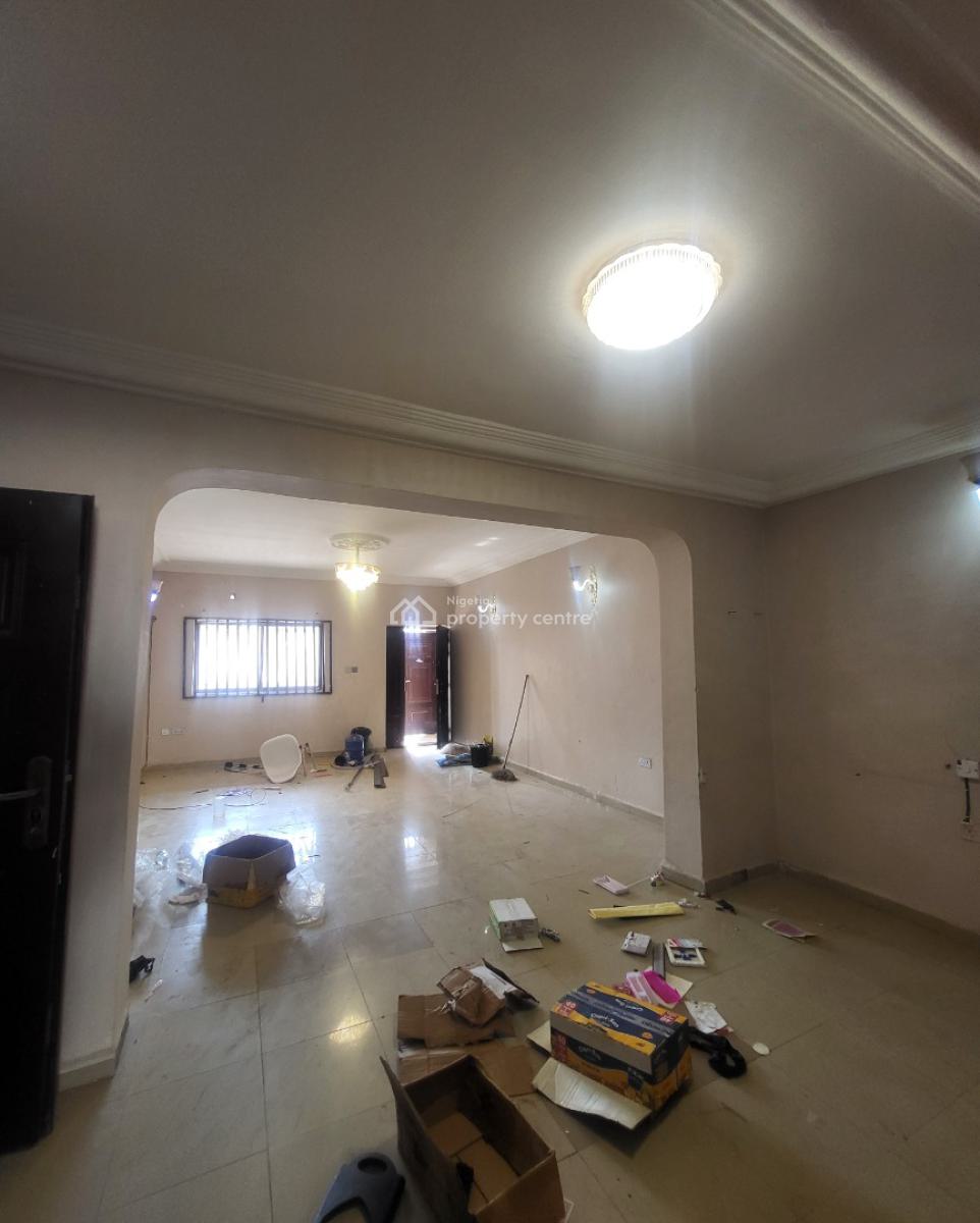 Luxurious Massive 3 Bedroom Flat, Near Old Secteriat, Area 1, Garki, Abuja, Flat / Apartment for Rent