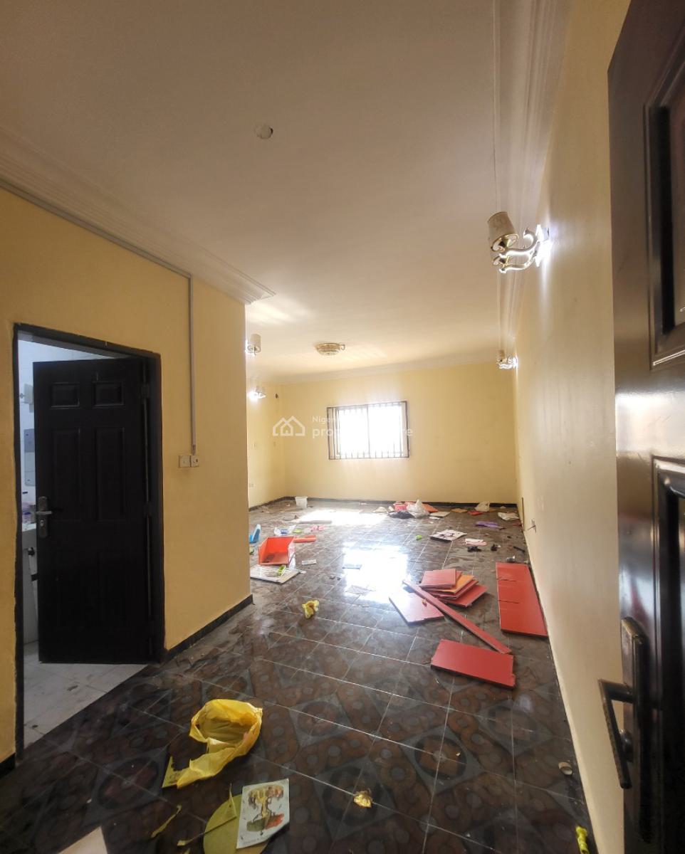 Luxurious Massive 3 Bedroom Flat, Near Old Secteriat, Area 1, Garki, Abuja, Flat / Apartment for Rent