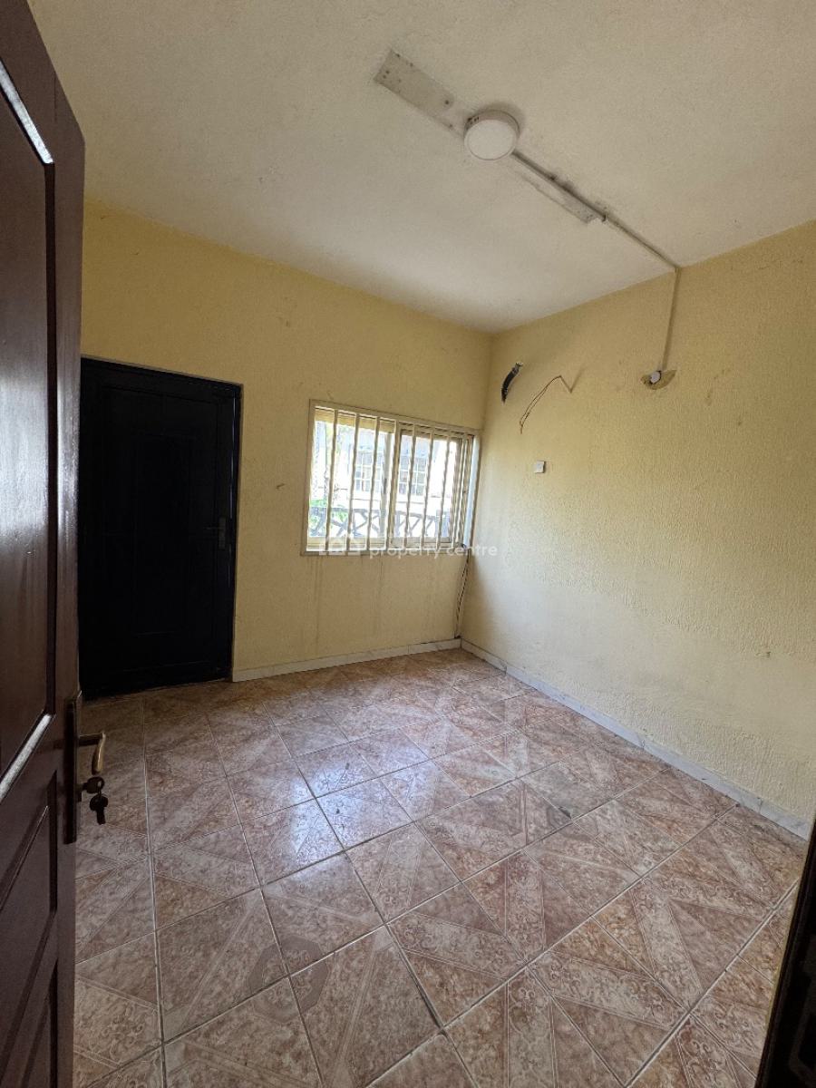 Self Contain + Mini Parlour, Dominos Pizza, Agungi, Lekki, Lagos, Self Contain (single Rooms) for Rent