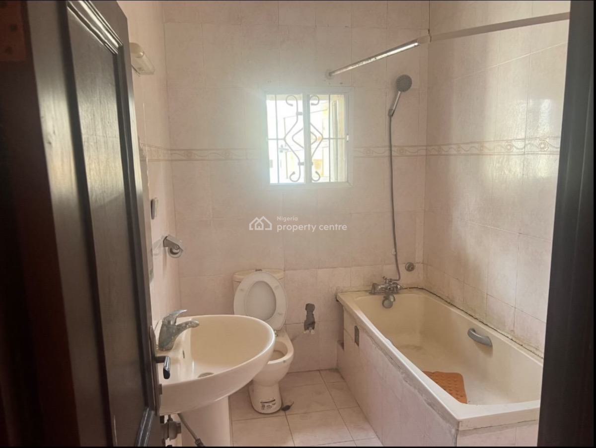 Self Compound 5-bedroom Semi-detached Duplex with a 2-room Bq, Lekki Phase 1, Lekki, Lagos, Semi-detached Duplex for Rent