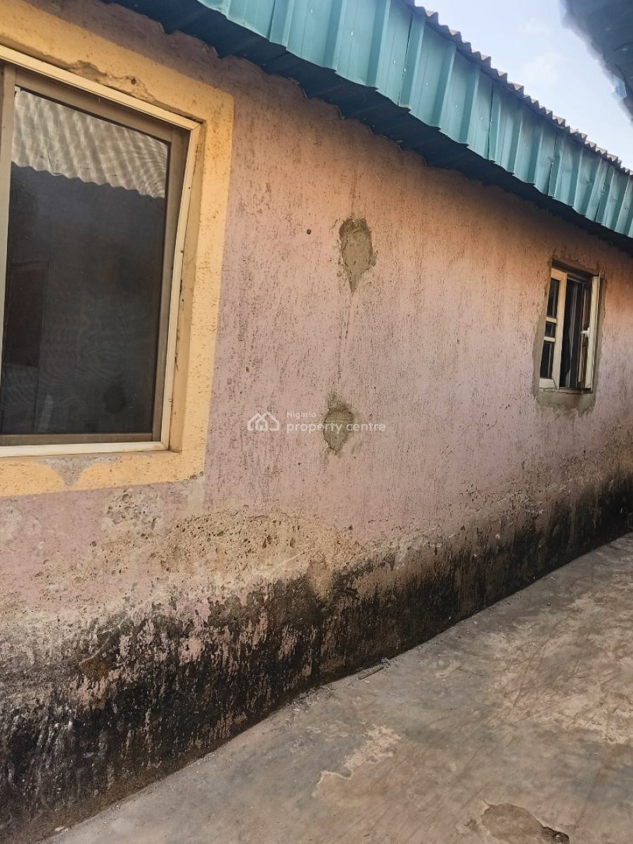 Standard 3 Bedroom Bungalow with a Self Contain Bq, Guidna, Opposite Nysc Junction, Off Kubwa Expressway, Kubwa, Abuja, Detached Bungalow for Sale