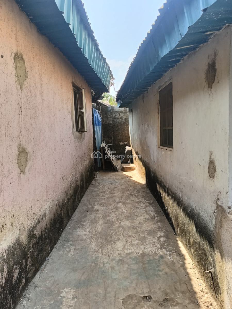 Standard 3 Bedroom Bungalow with a Self Contain Bq, Guidna, Opposite Nysc Junction, Off Kubwa Expressway, Kubwa, Abuja, Detached Bungalow for Sale