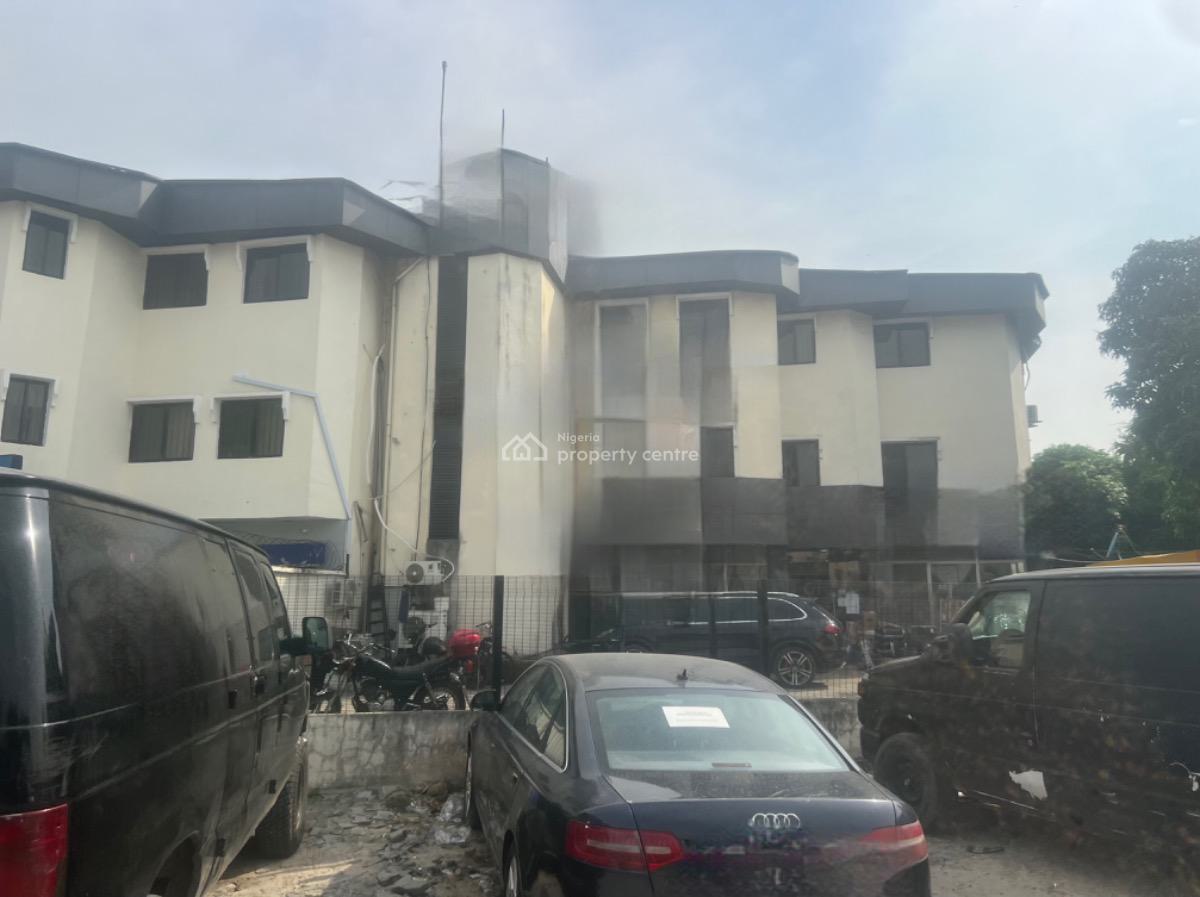 7 Unit of 3 Bedroom and 3 Unit of 2 Bedroom Apartments (total 10 Units, Lekki Phase 1, Lekki, Lagos, Flat / Apartment for Rent