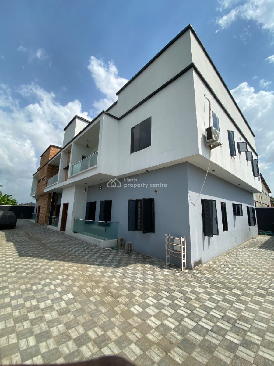 Well Maintained 2 Bedroom Flat, Golf Road, Lakowe, Ibeju Lekki, Lagos, Flat / Apartment for Rent