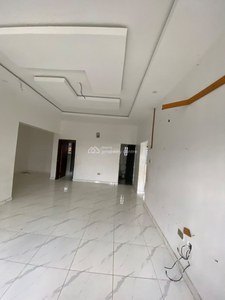 Well Maintained 2 Bedroom Flat, Golf Road, Lakowe, Ibeju Lekki, Lagos, Flat / Apartment for Rent