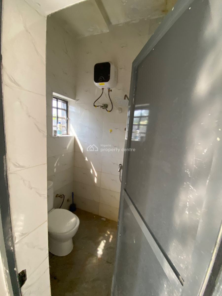 Well Maintained 2 Bedroom Flat, Golf Road, Lakowe, Ibeju Lekki, Lagos, Flat / Apartment for Rent