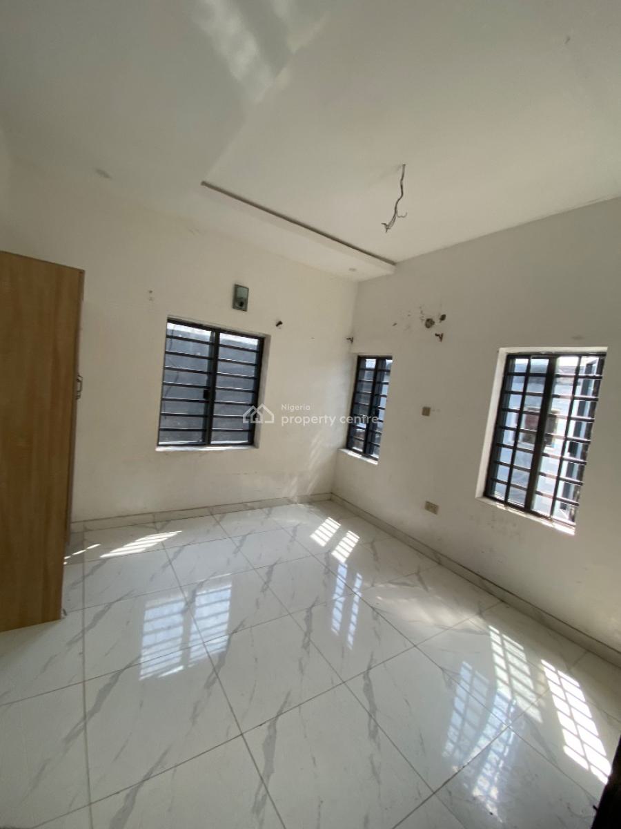 Well Maintained 2 Bedroom Flat, Golf Road, Lakowe, Ibeju Lekki, Lagos, Flat / Apartment for Rent