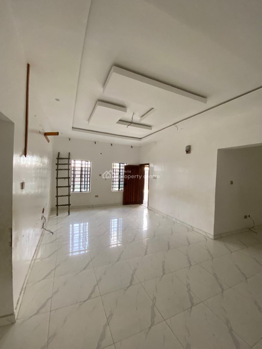 Well Maintained 2 Bedroom Flat, Golf Road, Lakowe, Ibeju Lekki, Lagos, Flat / Apartment for Rent