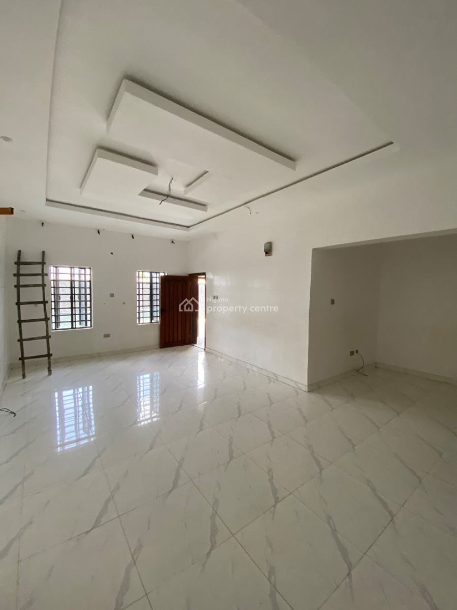 Well Maintained 2 Bedroom Flat, Golf Road, Lakowe, Ibeju Lekki, Lagos, Flat / Apartment for Rent