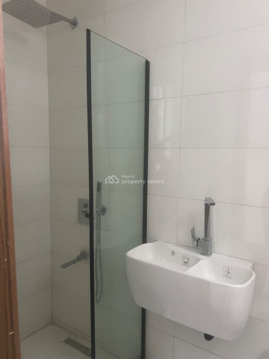 Contemporary 2 Bedroom Apartment with Elevator , Pool & Gym ️, Lekki Phase 1, Lekki, Lagos, Flat / Apartment for Sale