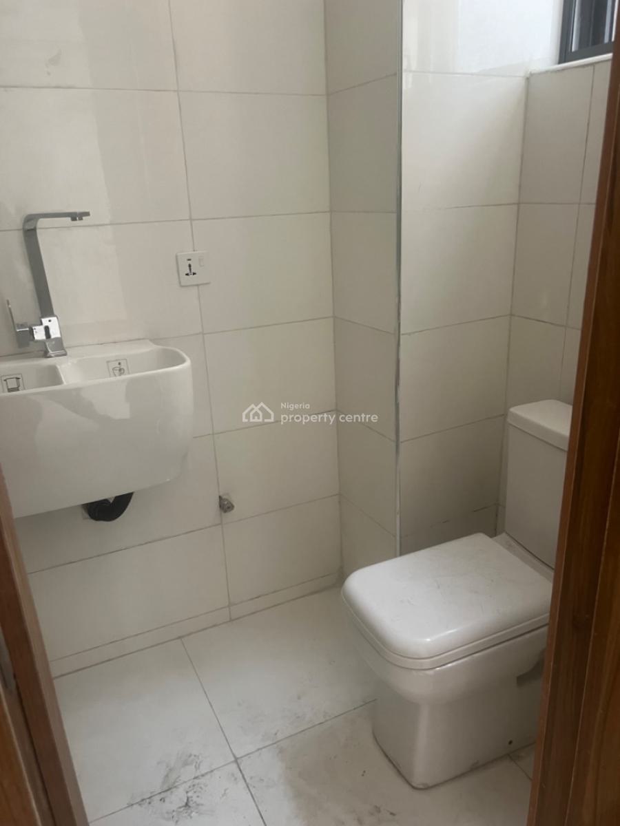 Contemporary 2 Bedroom Apartment with Elevator , Pool & Gym ️, Lekki Phase 1, Lekki, Lagos, Flat / Apartment for Sale