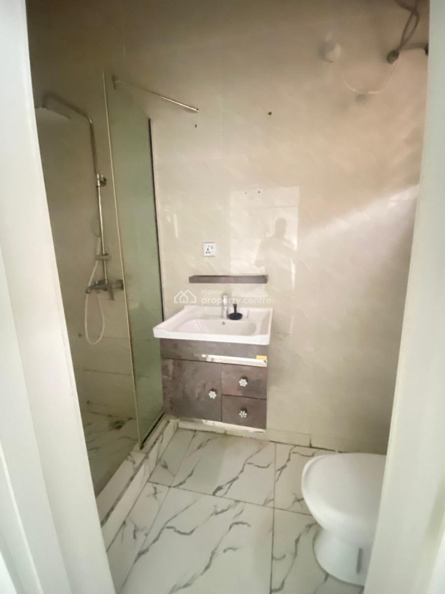 Standard and Spacious Single Room Upstairs, Lekki Expressway, Lekki, Lagos, Self Contain (single Rooms) for Rent