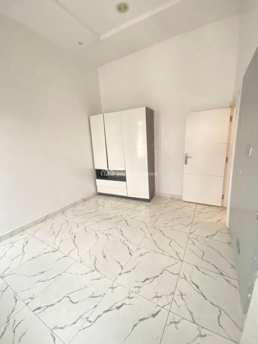 Standard and Spacious Single Room Upstairs, Lekki Expressway, Lekki, Lagos, Self Contain (single Rooms) for Rent