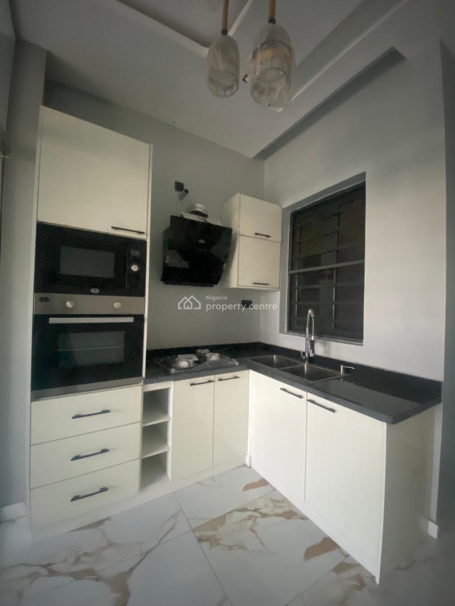 Newly Built 2 Bedroom Apartment, Lekki Phase 1, Lekki, Lagos, Flat / Apartment for Rent