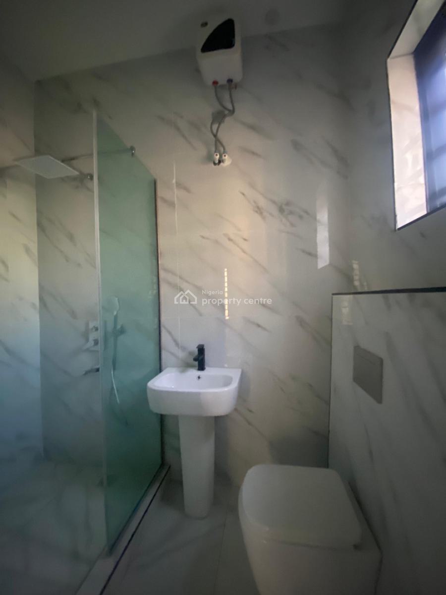 Newly Built 2 Bedroom Apartment, Lekki Phase 1, Lekki, Lagos, Flat / Apartment for Rent