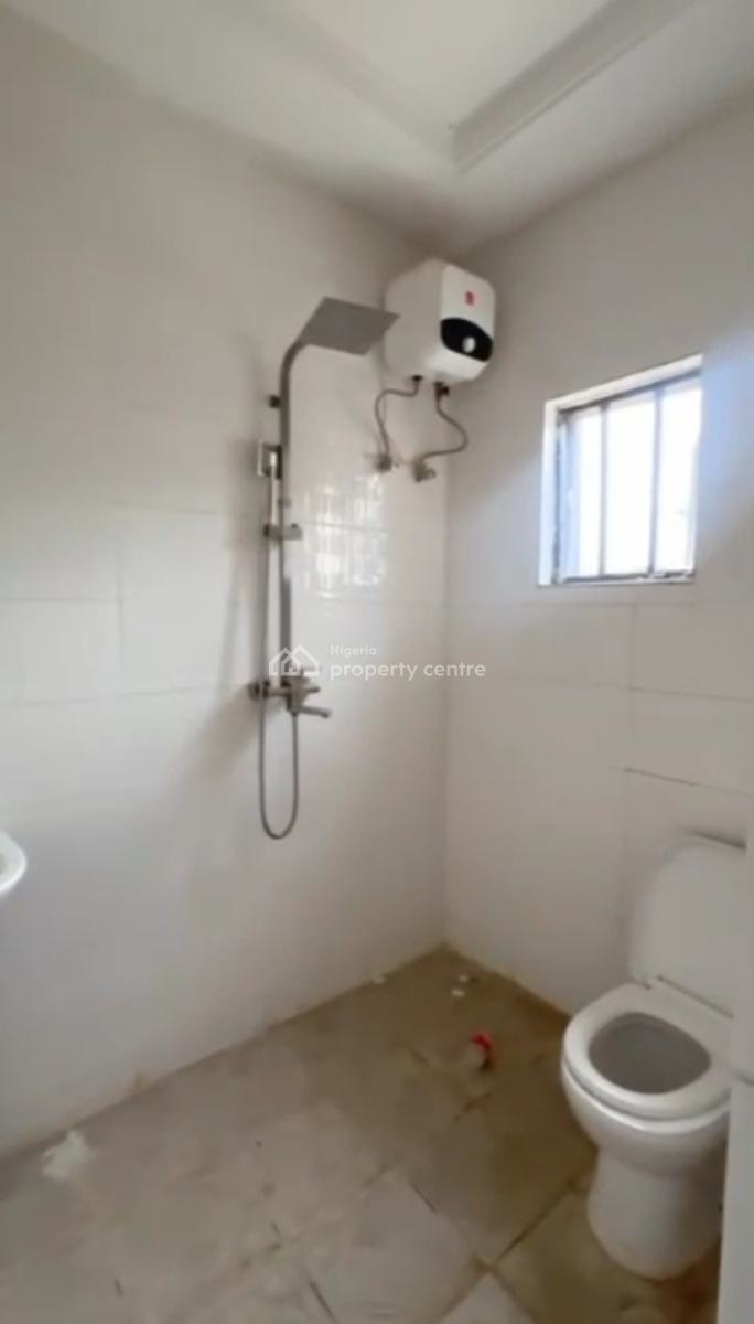 2 Bedrooms Flat, By Gilmore, Tarred Road, Jahi, Abuja, Flat / Apartment for Rent