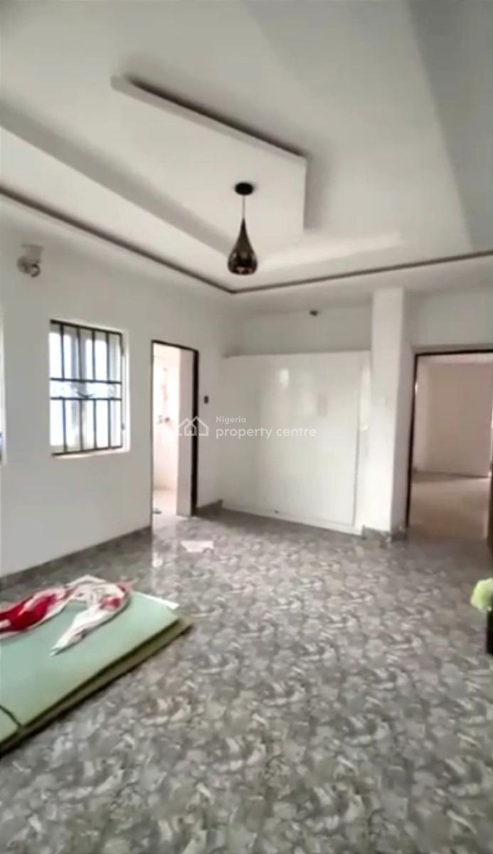 2 Bedrooms Flat, By Gilmore, Tarred Road, Jahi, Abuja, Flat / Apartment for Rent