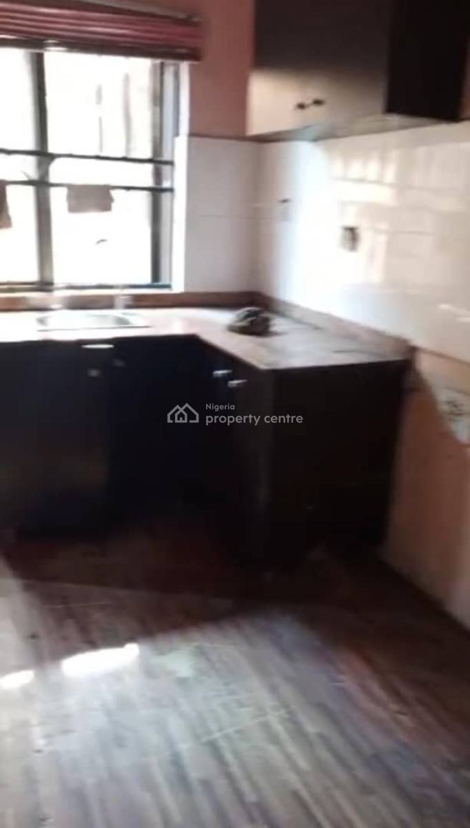 Lovely 3bedroom Flat, Medina Estate, Gbagada, Lagos, Flat / Apartment for Rent