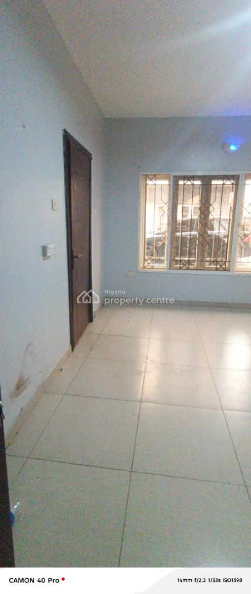 Standard Room Shared Apartment in Osapa, Rasaq Eletu Street, Osapa, Lekki, Lagos, Self Contain (single Rooms) for Rent