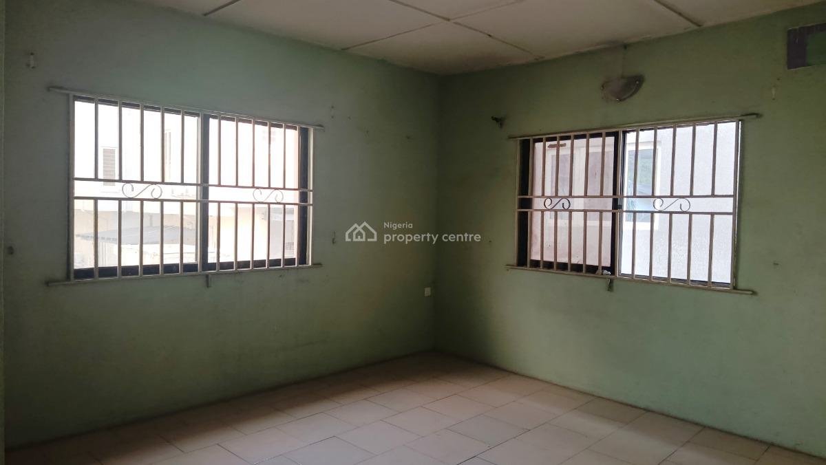 Newly Renovated 3 Bedroom Flat, Upstairs, Off Emmanuel Keshi, Gra Phase 2, Magodo, Lagos, Flat / Apartment for Rent