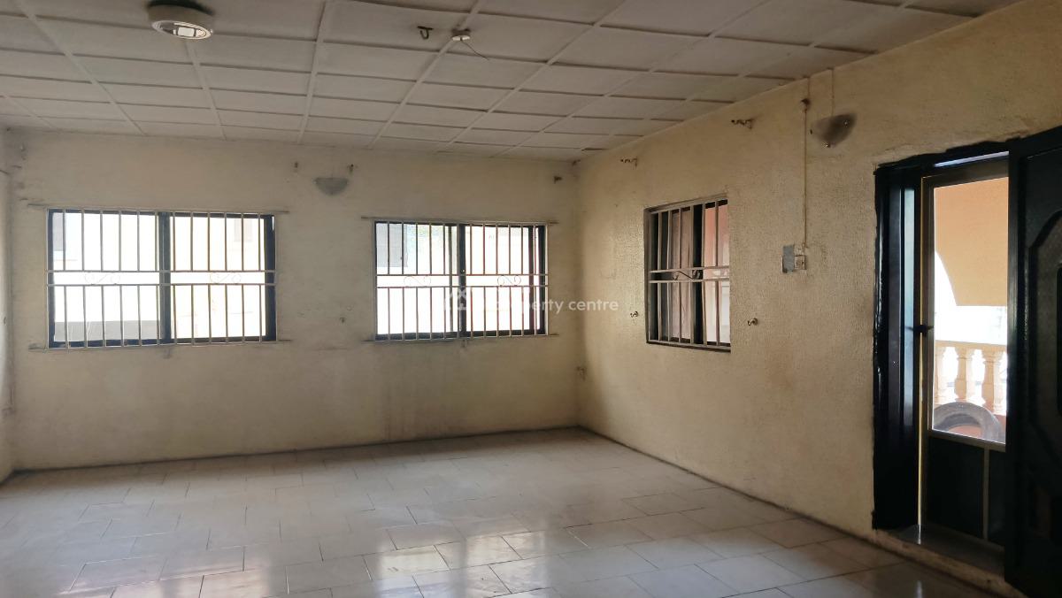Newly Renovated 3 Bedroom Flat, Upstairs, Off Emmanuel Keshi, Gra Phase 2, Magodo, Lagos, Flat / Apartment for Rent