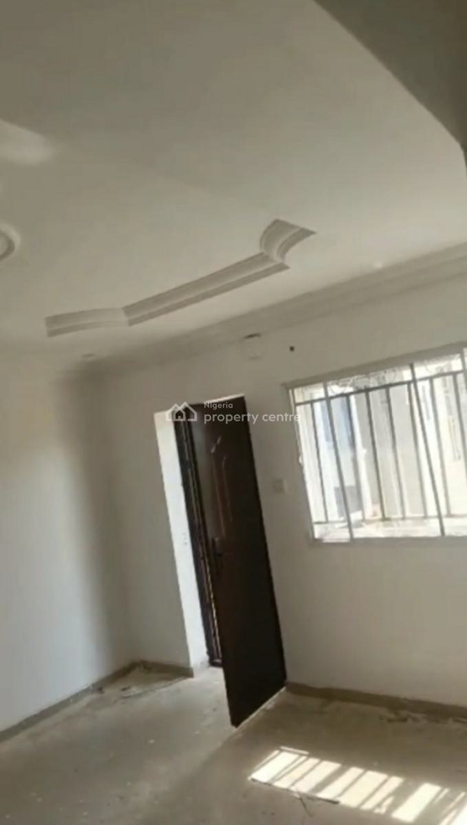 Newly Renovated and Spacious 2-bedroom Block Flats, 2nd Avenue, Gwarinpa, Abuja, Flat / Apartment for Rent