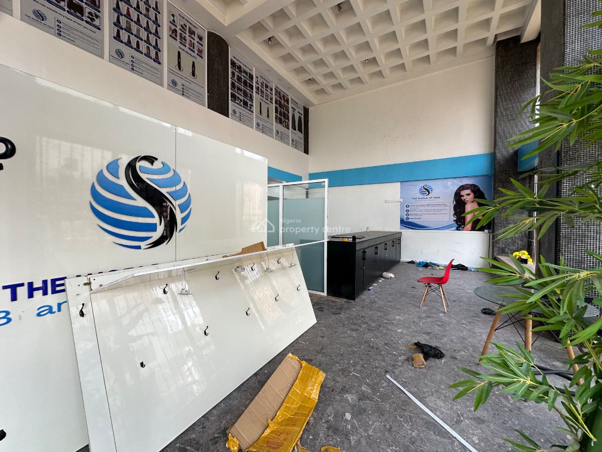 Premium Commercial Property for Lease Measuring 435sqm Land, Marina, Lagos Island, Lagos, Plaza / Complex / Mall for Sale