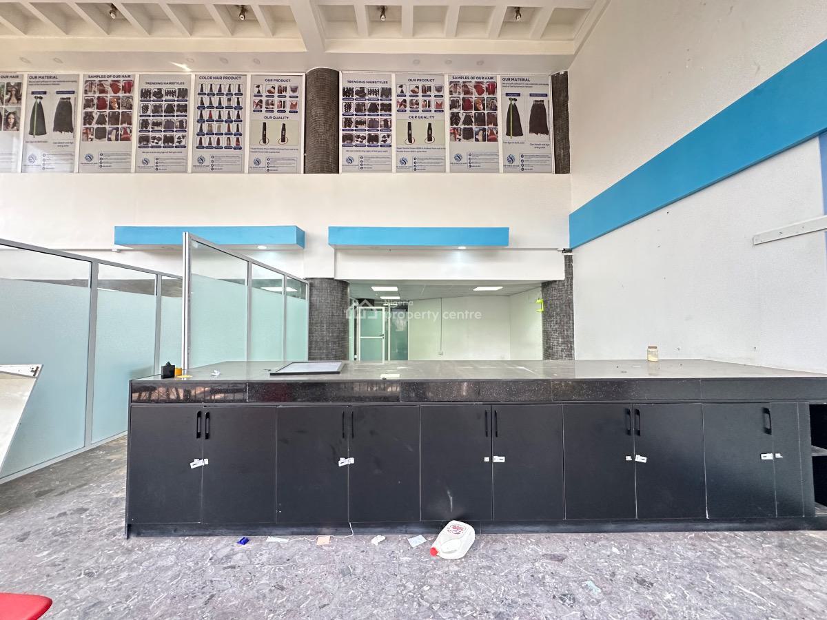 Premium Commercial Property for Lease Measuring 435sqm Land, Marina, Lagos Island, Lagos, Plaza / Complex / Mall for Sale