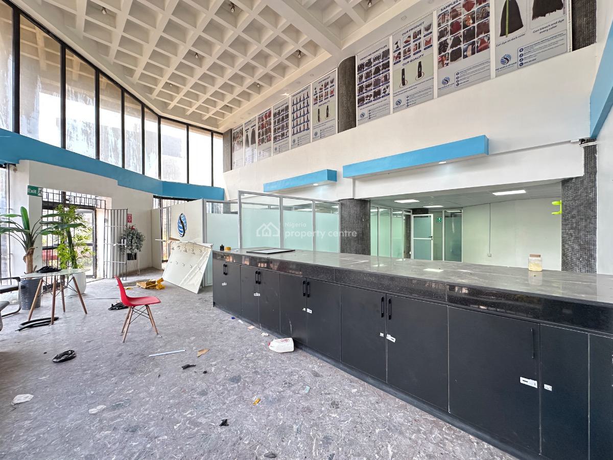 Premium Commercial Property for Lease Measuring 435sqm Land, Marina, Lagos Island, Lagos, Plaza / Complex / Mall for Sale