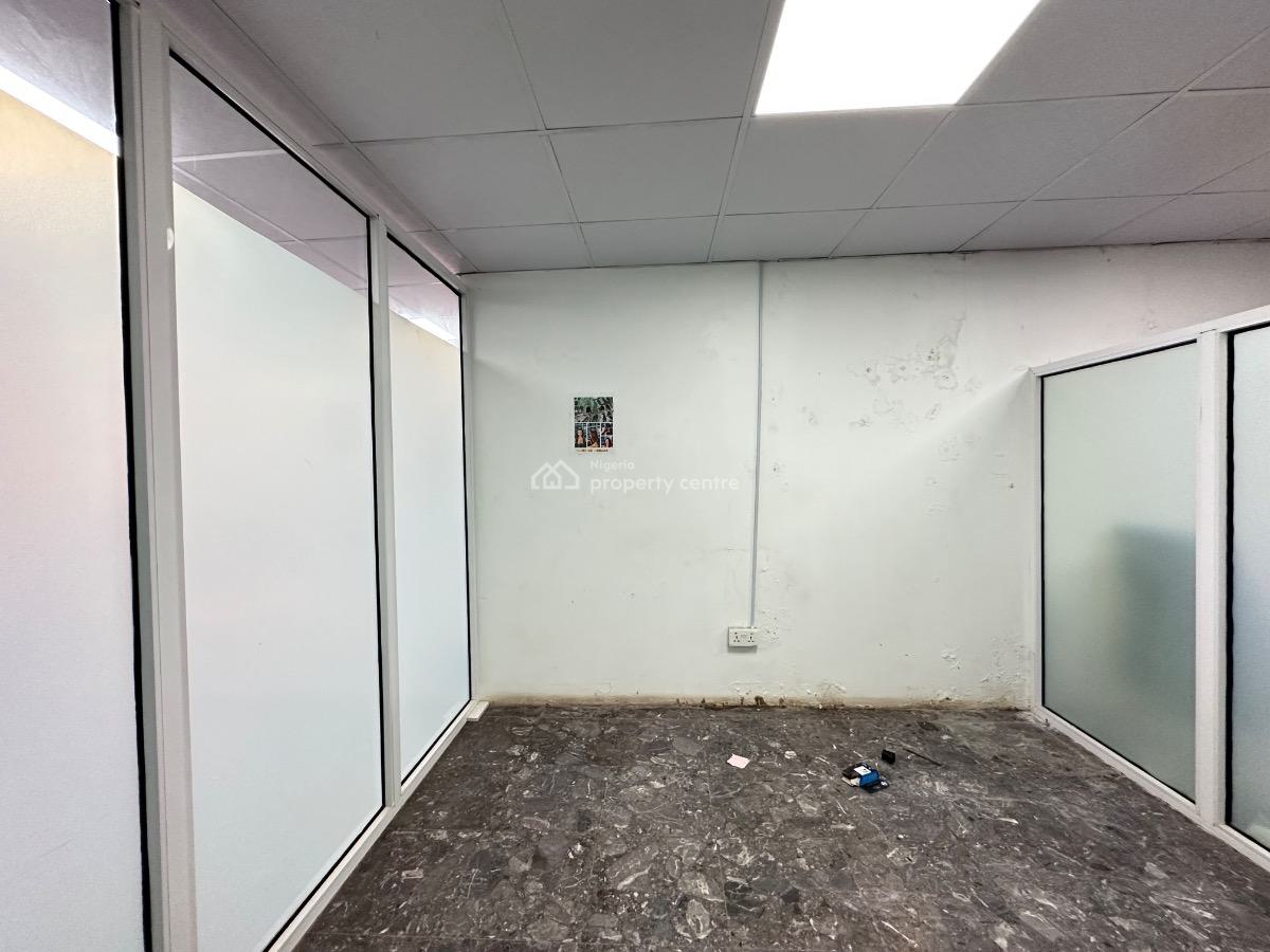 Premium Commercial Property for Lease Measuring 435sqm Land, Marina, Lagos Island, Lagos, Plaza / Complex / Mall for Sale