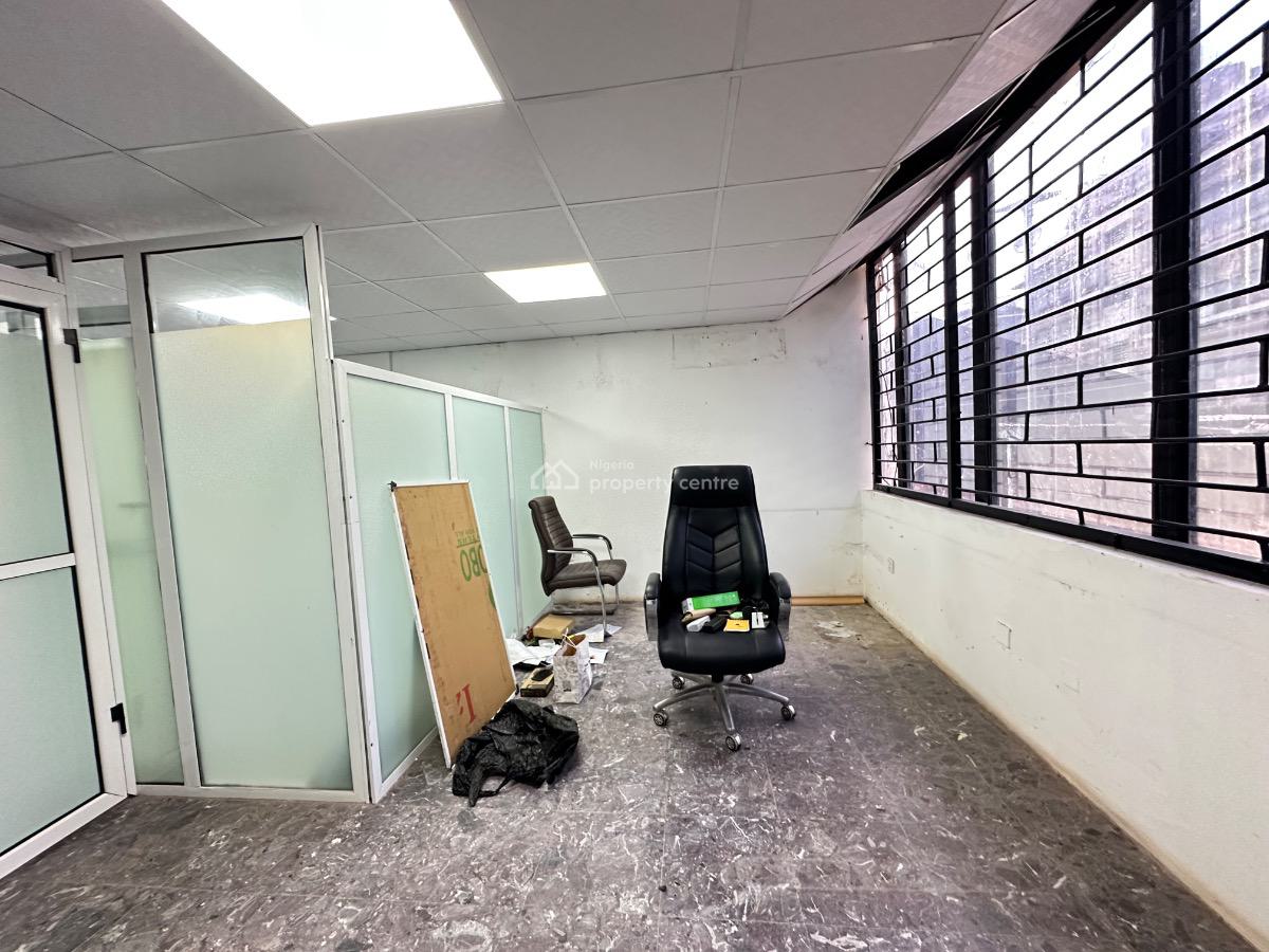 Premium Commercial Property for Lease Measuring 435sqm Land, Marina, Lagos Island, Lagos, Plaza / Complex / Mall for Sale