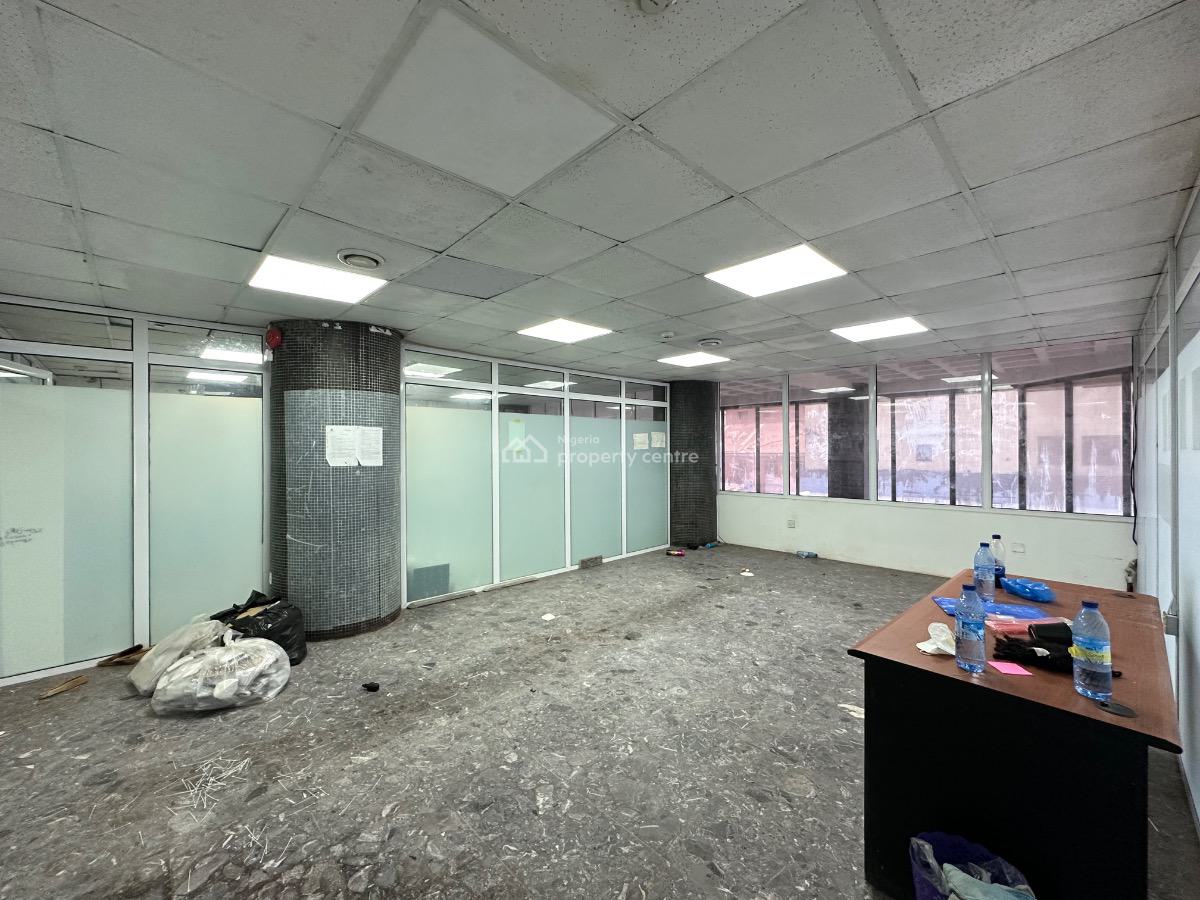 Premium Commercial Property for Lease Measuring 435sqm Land, Marina, Lagos Island, Lagos, Plaza / Complex / Mall for Sale