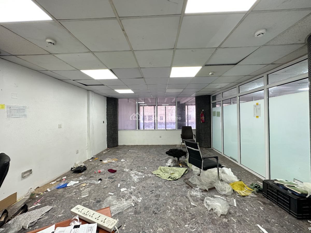 Premium Commercial Property for Lease Measuring 435sqm Land, Marina, Lagos Island, Lagos, Plaza / Complex / Mall for Sale