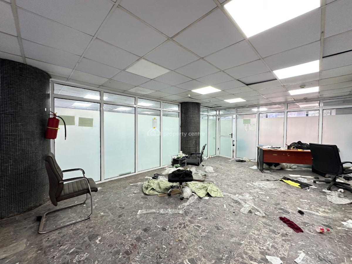 Premium Commercial Property for Lease Measuring 435sqm Land, Marina, Lagos Island, Lagos, Plaza / Complex / Mall for Sale