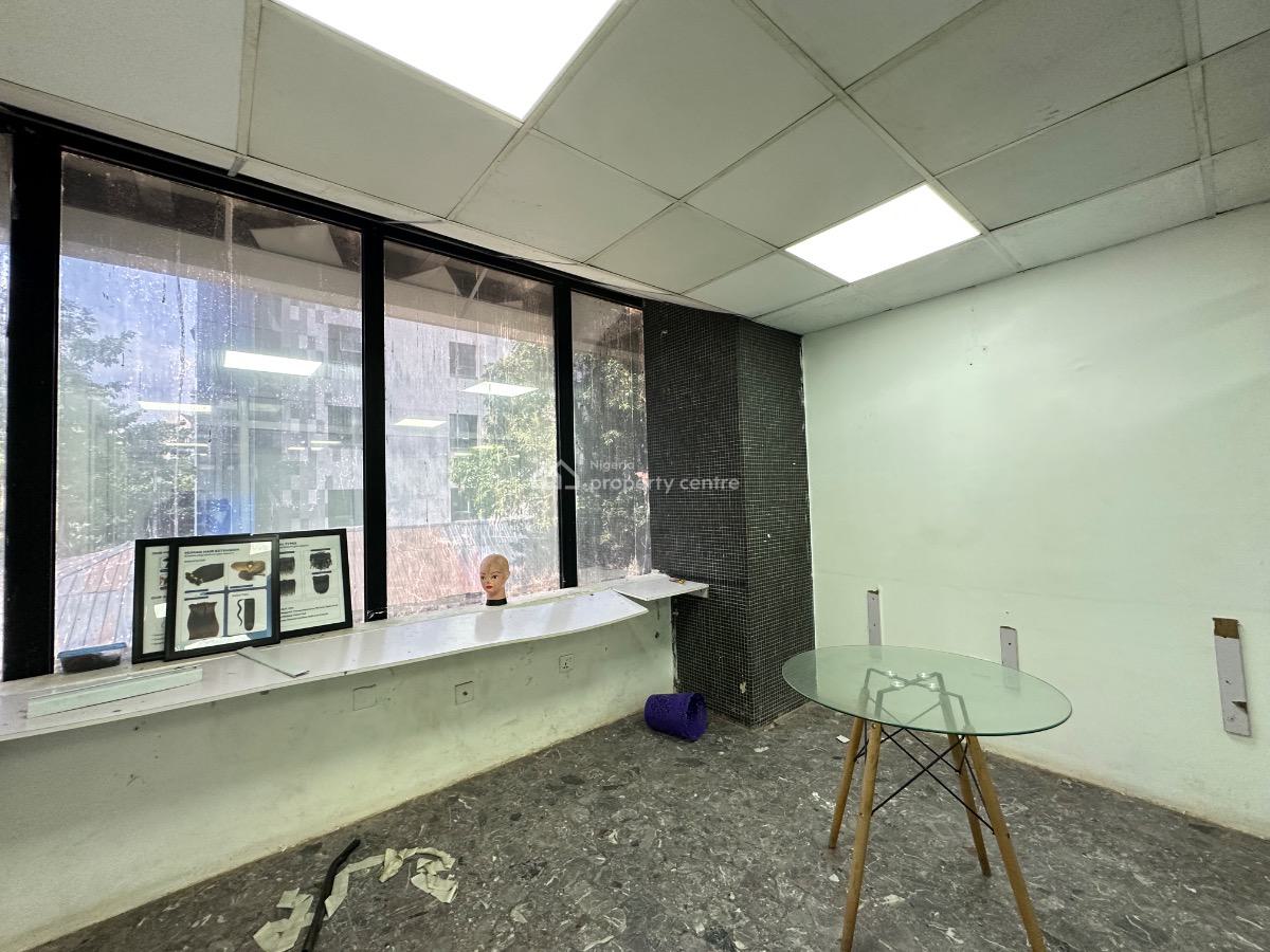 Premium Commercial Property for Lease Measuring 435sqm Land, Marina, Lagos Island, Lagos, Plaza / Complex / Mall for Sale