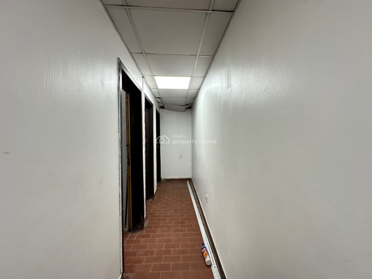 Premium Commercial Property for Lease Measuring 435sqm Land, Marina, Lagos Island, Lagos, Plaza / Complex / Mall for Sale