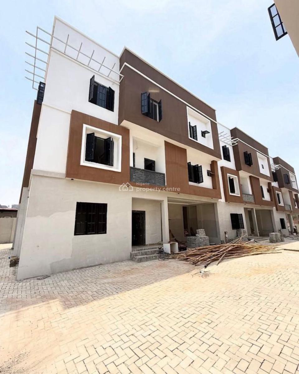 5bedrooms Terrace Duplex with Bq, Tarred Road, Guzape District, Abuja, Terraced Duplex for Rent