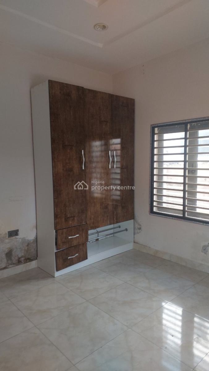 a Standard 2bedroom Flat Is Available, Country Home Estate, Sabon Lugbe, Airport Road, Abuja, Lugbe District, Abuja, Flat / Apartment for Rent