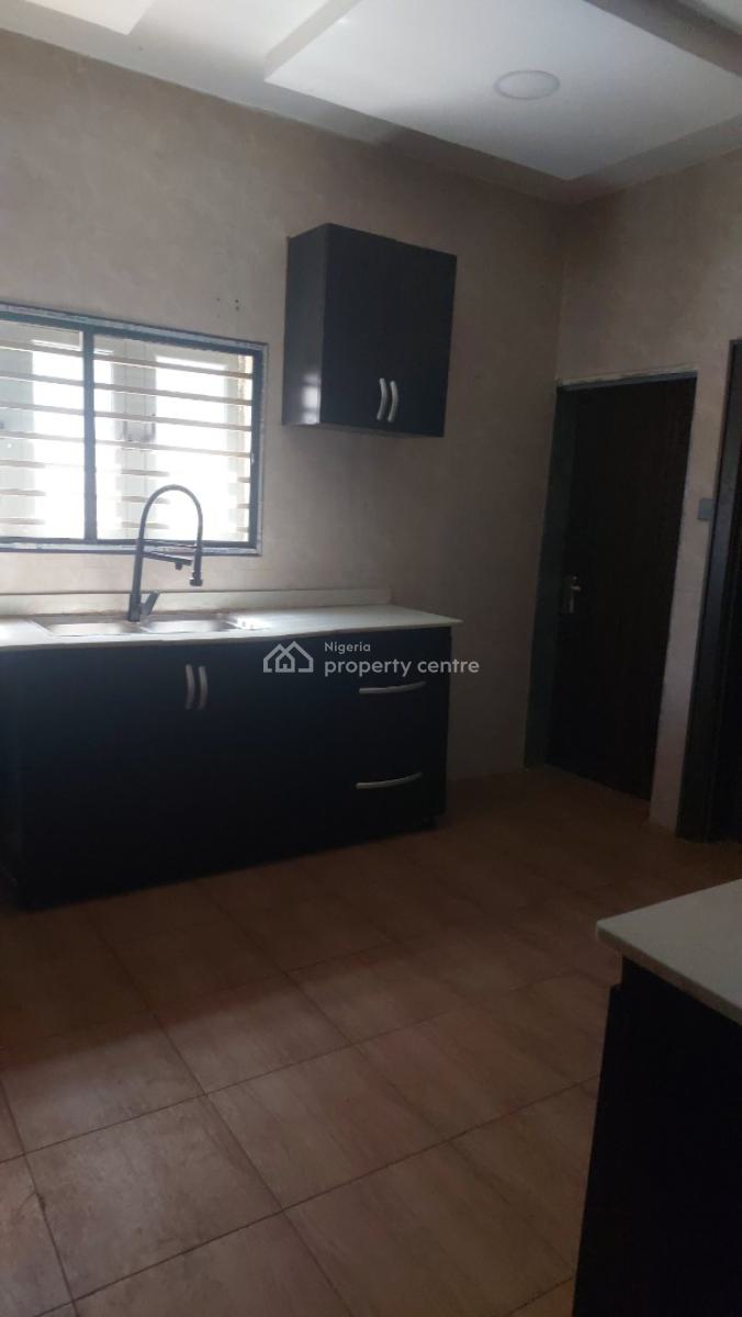 a Standard 2bedroom Flat Is Available, Country Home Estate, Sabon Lugbe, Airport Road, Abuja, Lugbe District, Abuja, Flat / Apartment for Rent