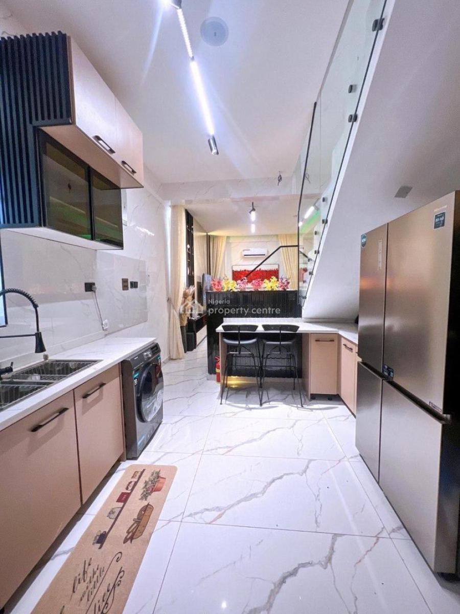 Luxury 2 Bed with Ps5, Snooker & Tennis, Lekki Phase 1, Lekki, Lagos, Flat / Apartment Short Let