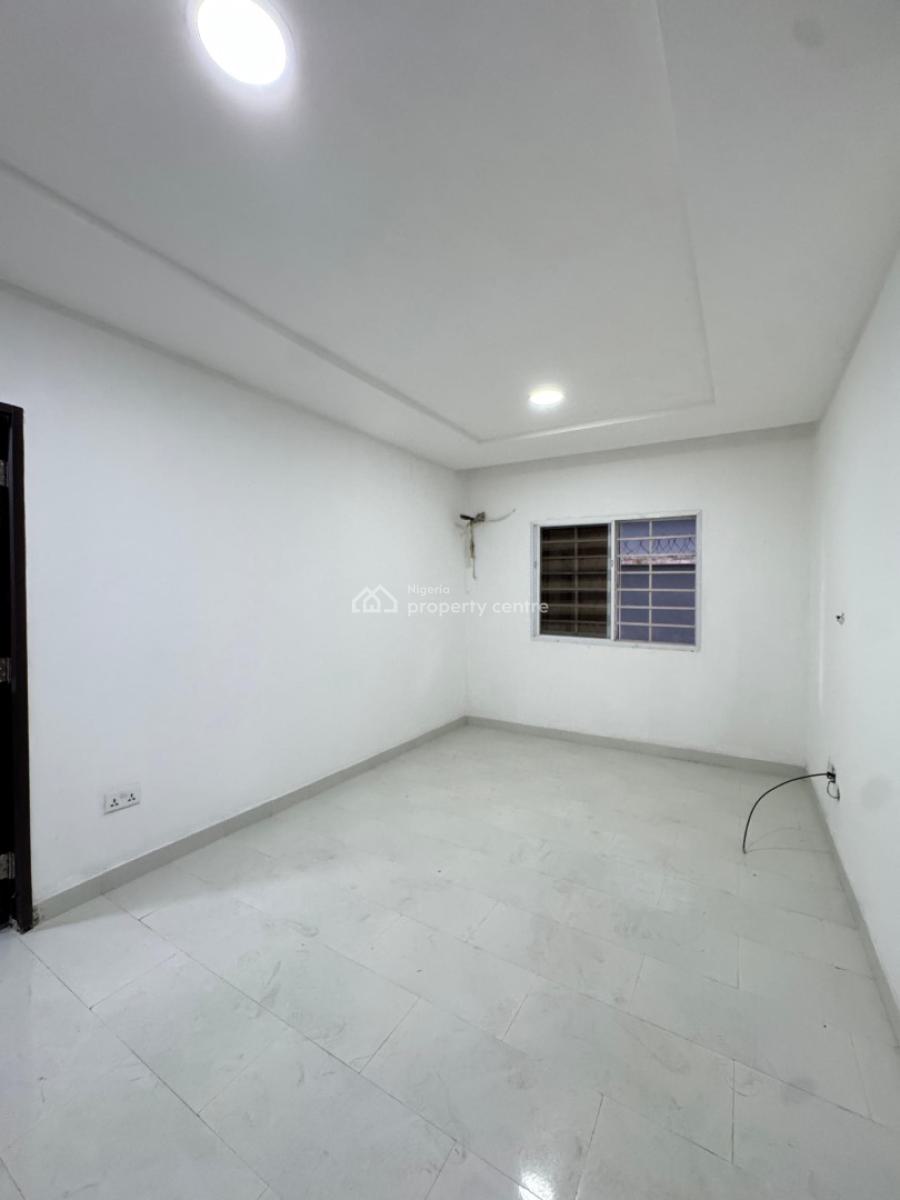 Cozy 2  Bedroom Apartment, Orchid Road, Lekki, Lagos, Flat / Apartment for Sale