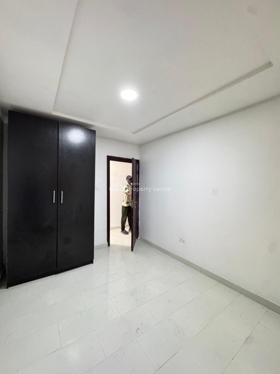 Cozy 2  Bedroom Apartment, Orchid Road, Lekki, Lagos, Flat / Apartment for Sale