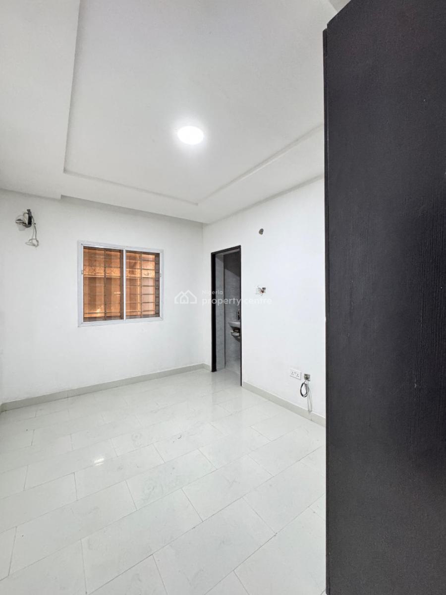 Cozy 2  Bedroom Apartment, Orchid Road, Lekki, Lagos, Flat / Apartment for Sale