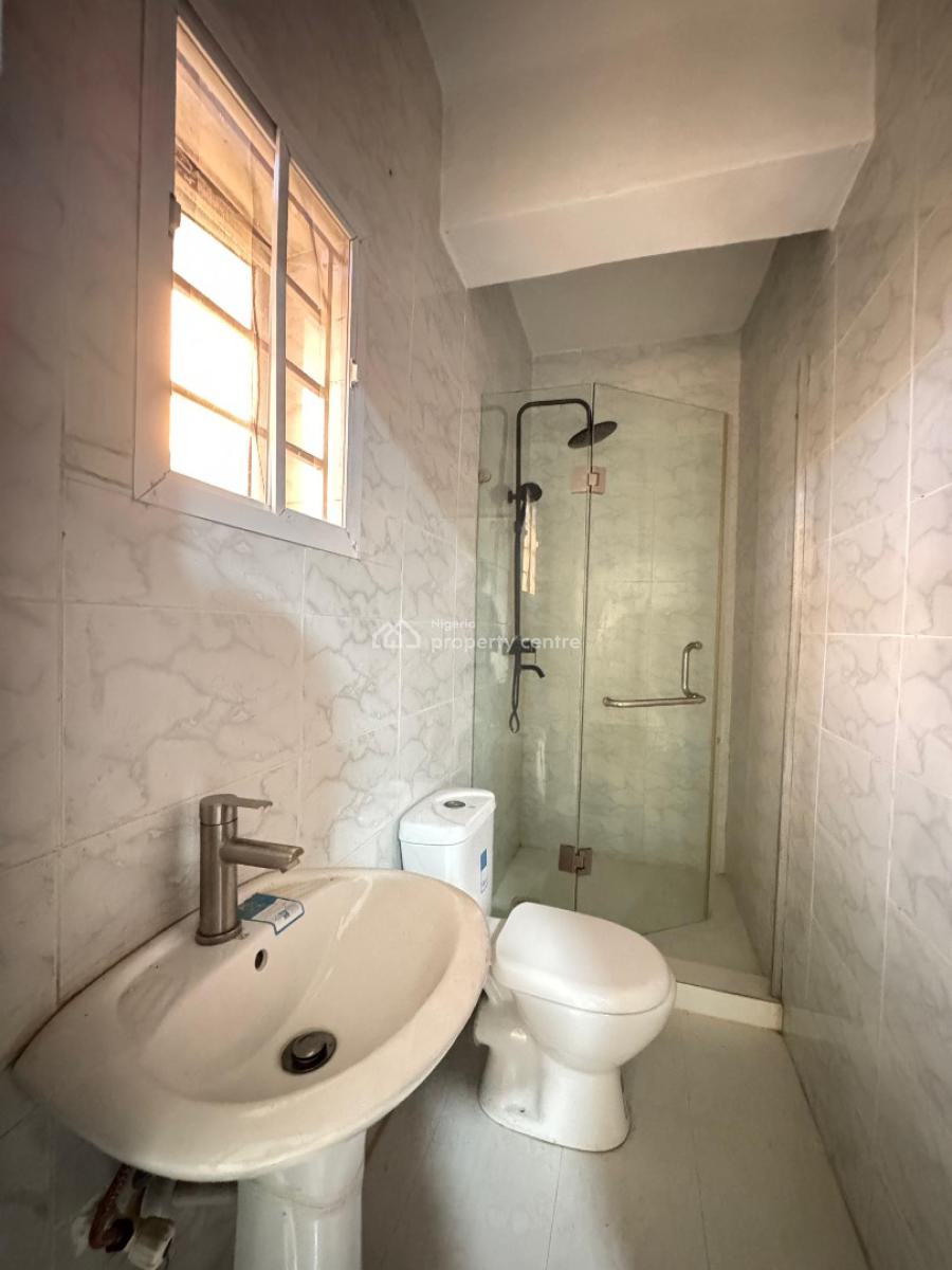 Cozy 2  Bedroom Apartment, Orchid Road, Lekki, Lagos, Flat / Apartment for Sale