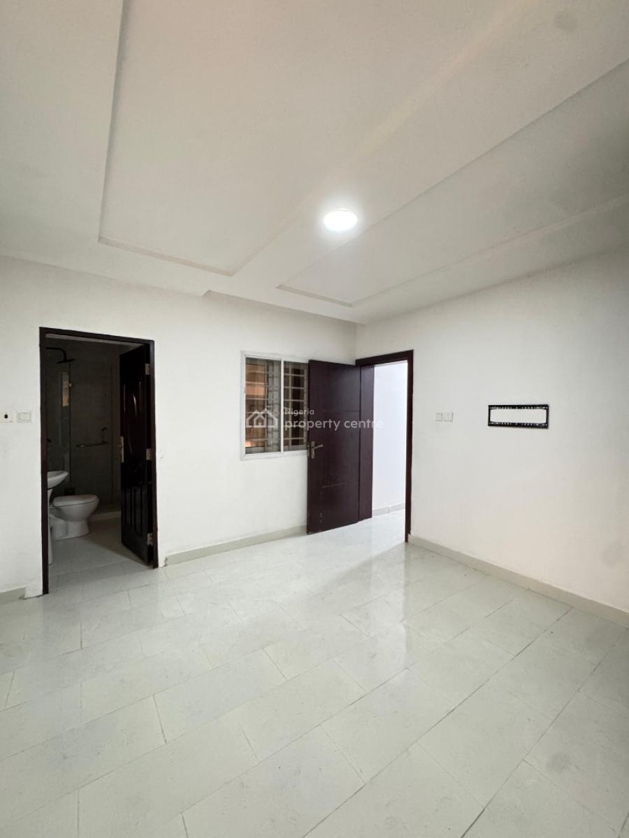 Cozy 2  Bedroom Apartment, Orchid Road, Lekki, Lagos, Flat / Apartment for Sale