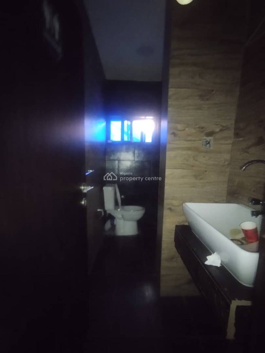 Spacious 5bedroom, Lekki Phase 1, Lekki, Lagos, Commercial Property for Rent