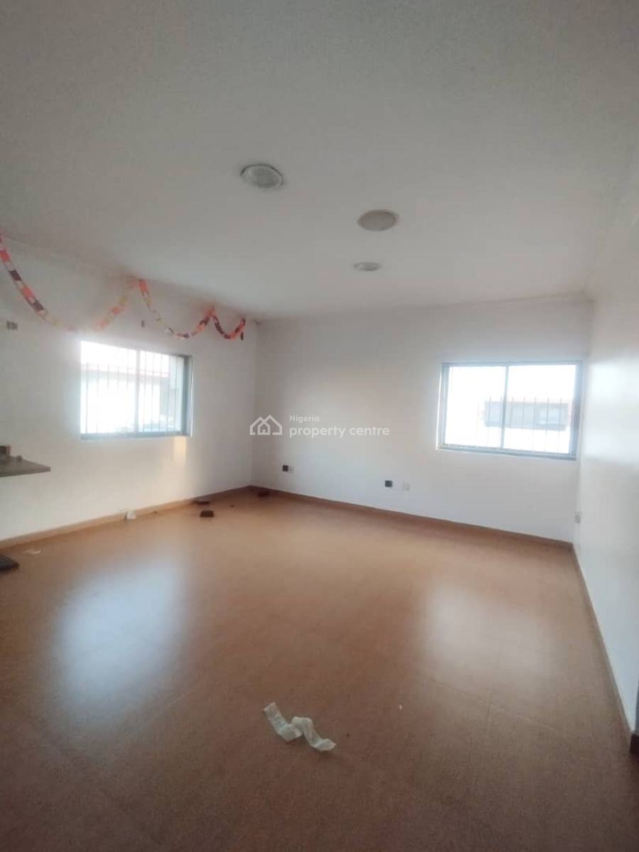 Spacious 5bedroom, Lekki Phase 1, Lekki, Lagos, Commercial Property for Rent