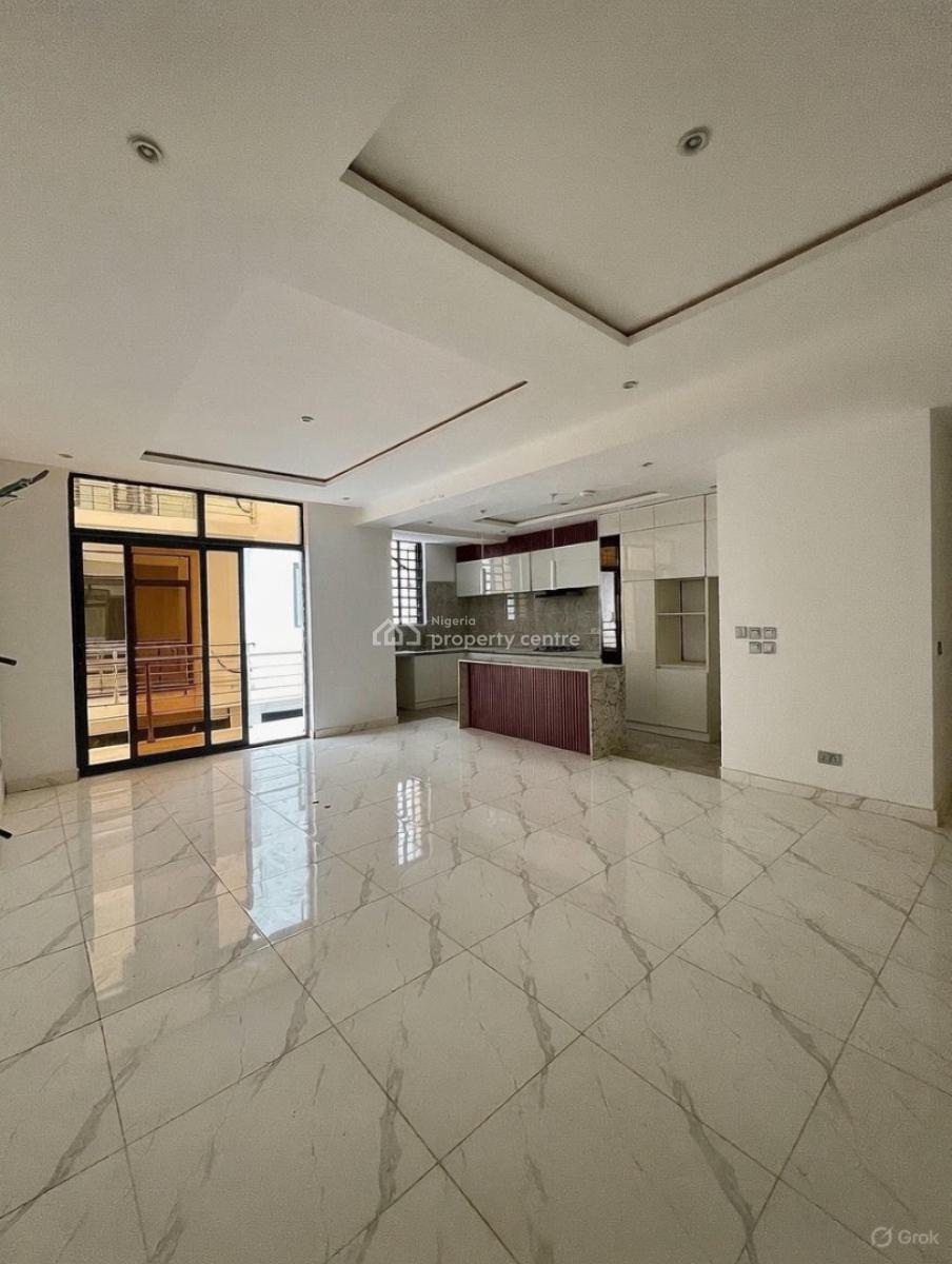 Lovely 3 Bedroom Apartment with Bq, Lekki Phase 1, Lekki Phase 1, Lekki, Lagos, Block of Flats for Sale